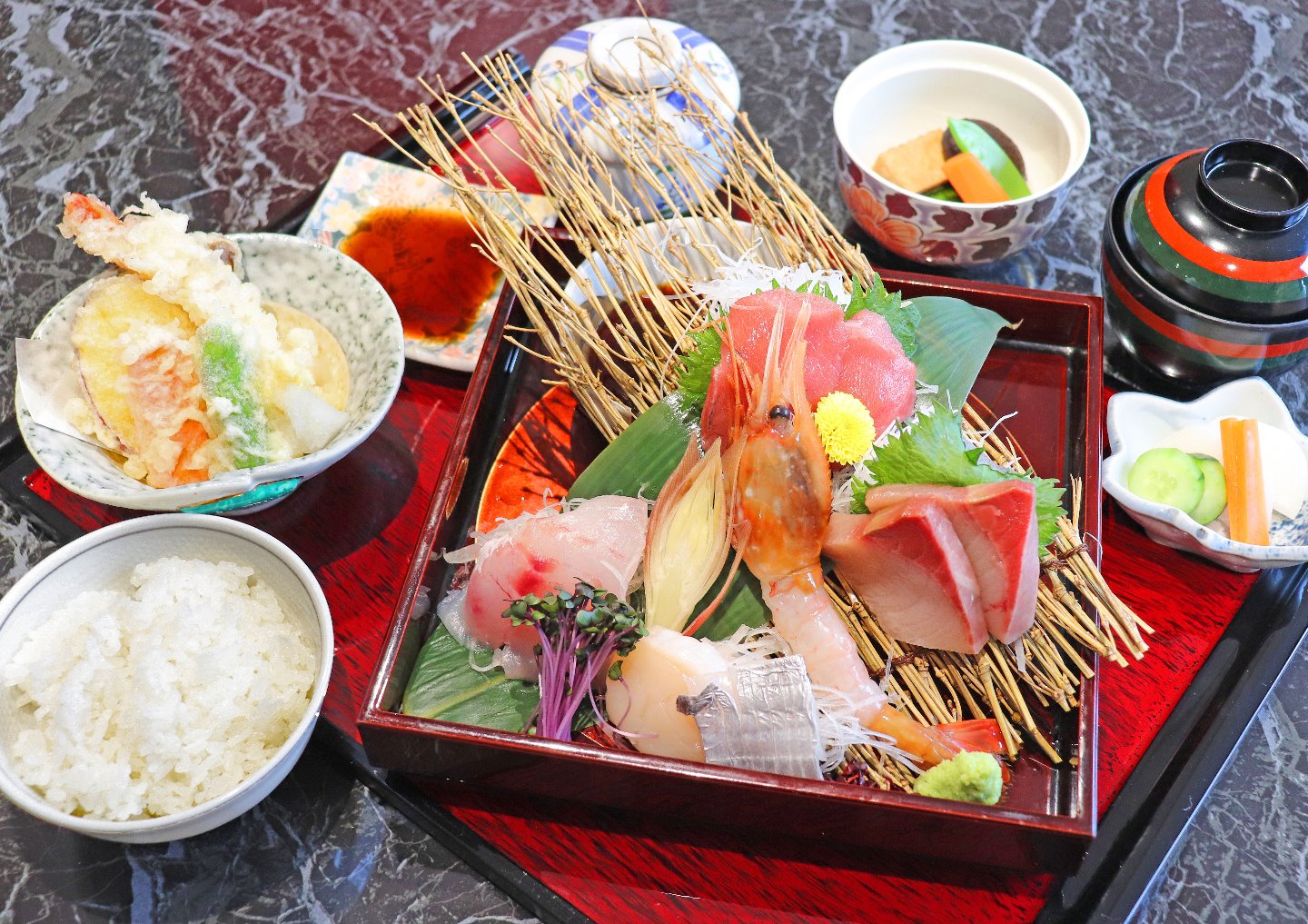 産地 直送お造り定食 2,500円